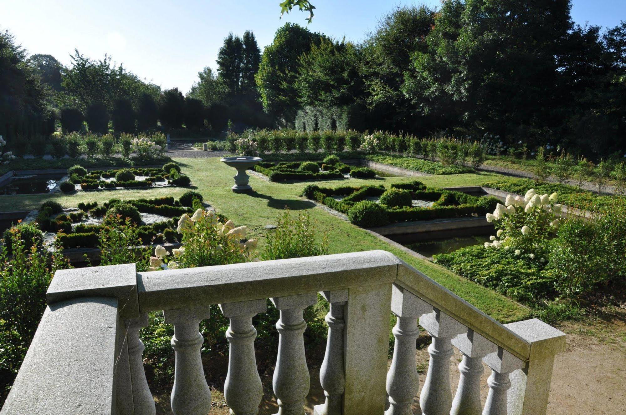 Chateau De La Foltiere Lägenhet Saint-Germain-en-Coglès Exteriör bild